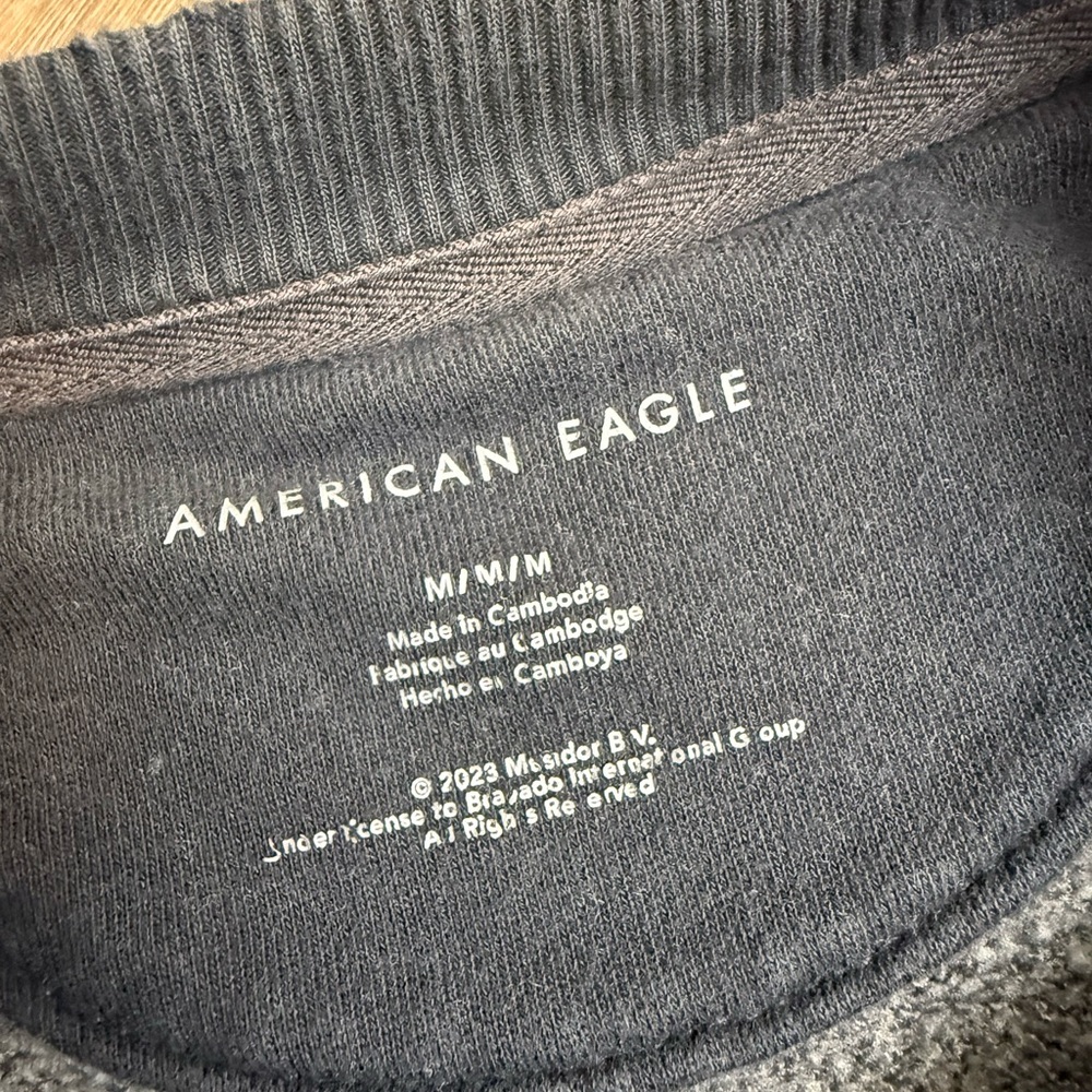 American Eagle Halloween Rolling Stones Vampire Teeth Crewneck Sweatshirt Medium - Picture 5 of 8